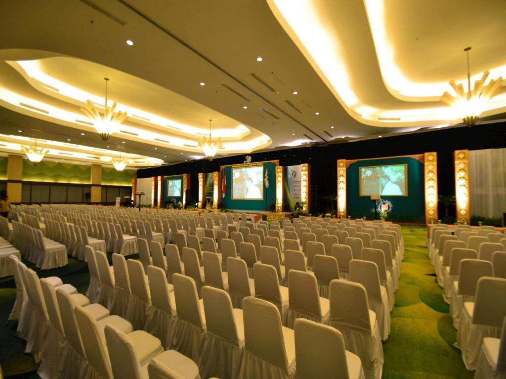 Ipb Convention Hotel Botani Square Богор Экстерьер фото