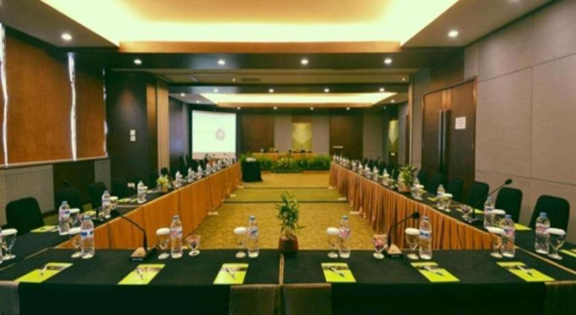 Ipb Convention Hotel Botani Square Богор Экстерьер фото
